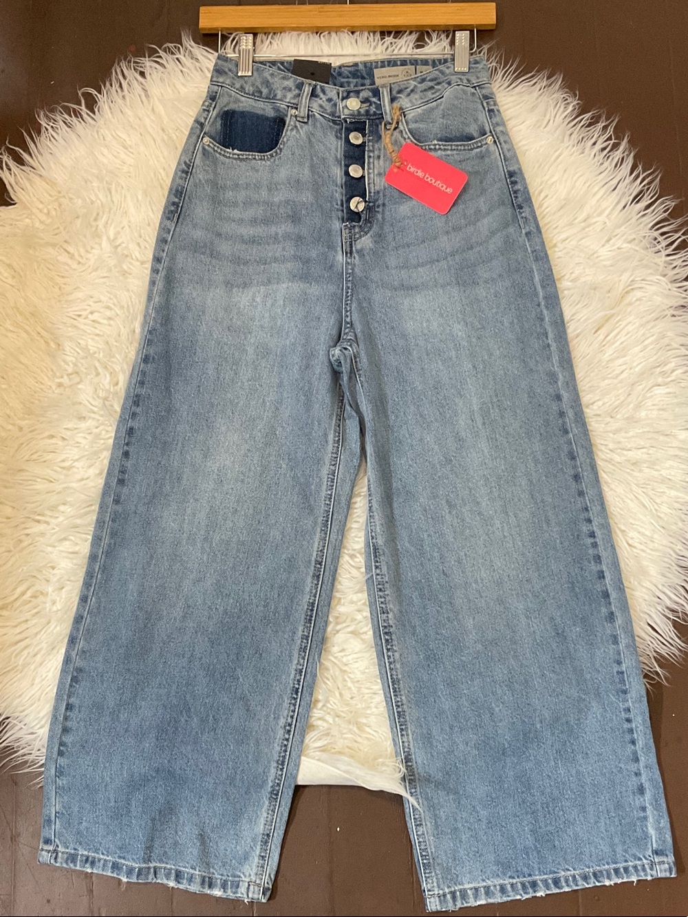 Vero Moda Light Blue High-Rise Wide Leg Jeans with Button Fly